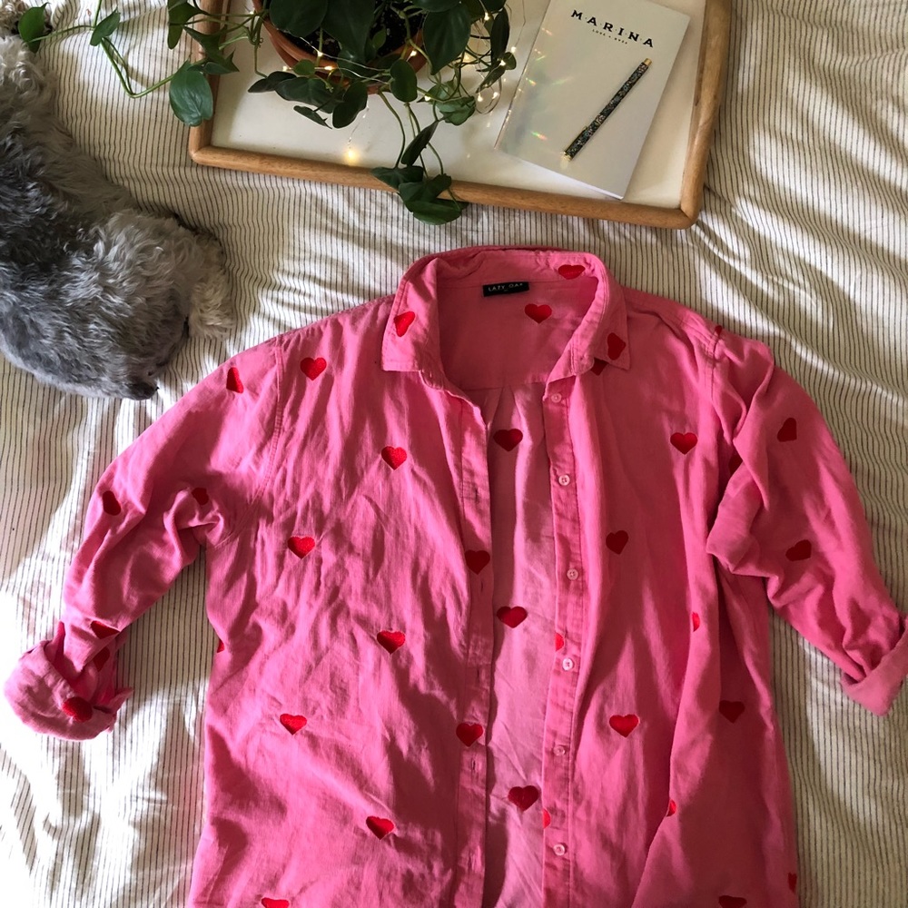 LAZY OAF heart button up
